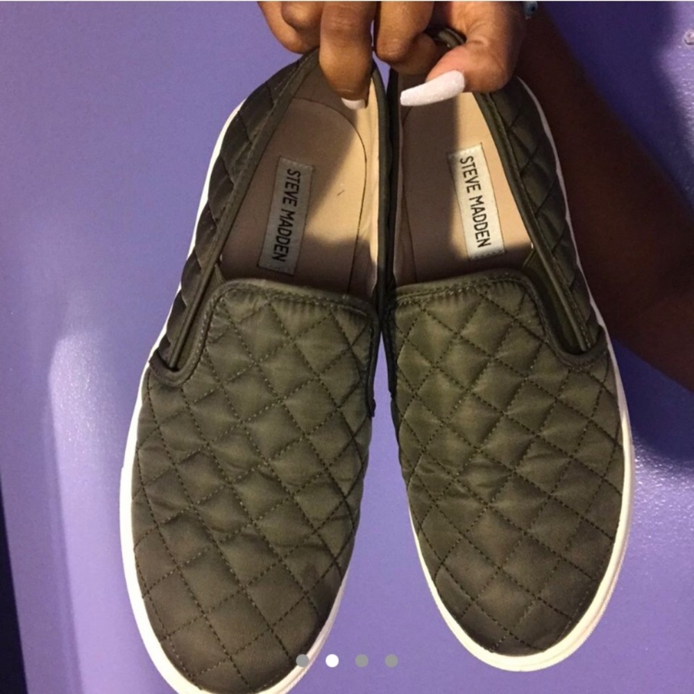 OLIVE STEVE MADDEN SLIP ON SNEAKERS